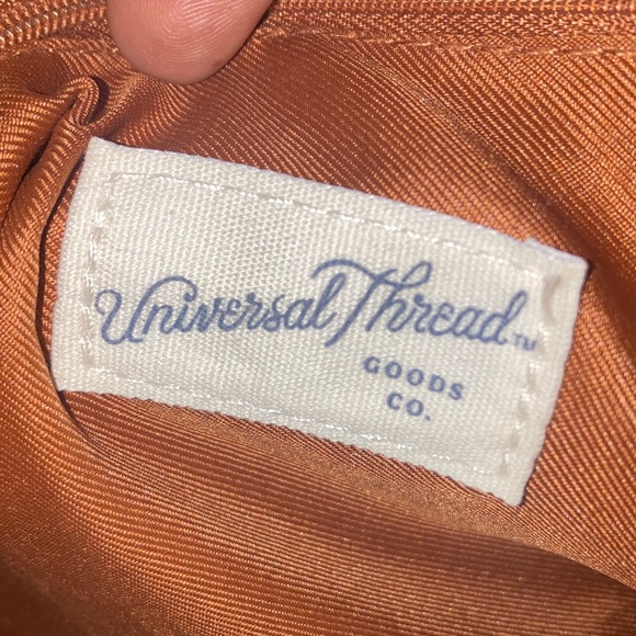 🤎🤎🤎🤎Universal thread Elegant Tan Leather Handbag
NWOT - Picture 4 of 7